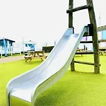 Seaside Hideaway בית נופש